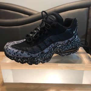 SOLD!! Nike Air Max 95 SE black splatter